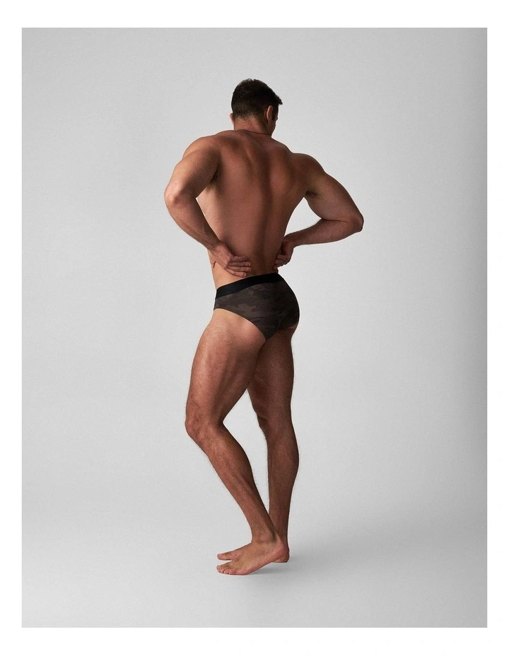 M8 Brief in Desert image 4