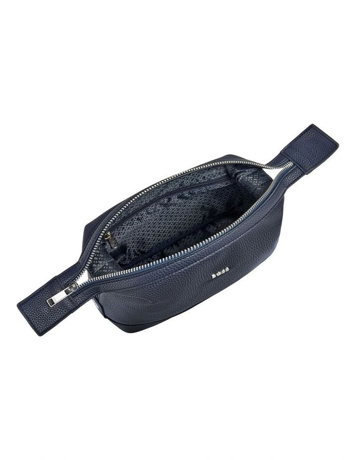 Classic Grained Navy Toiletry Bag in Blue image 4