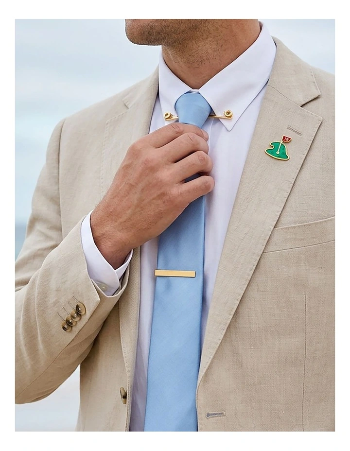 19th hole golf course lapel pin image 5