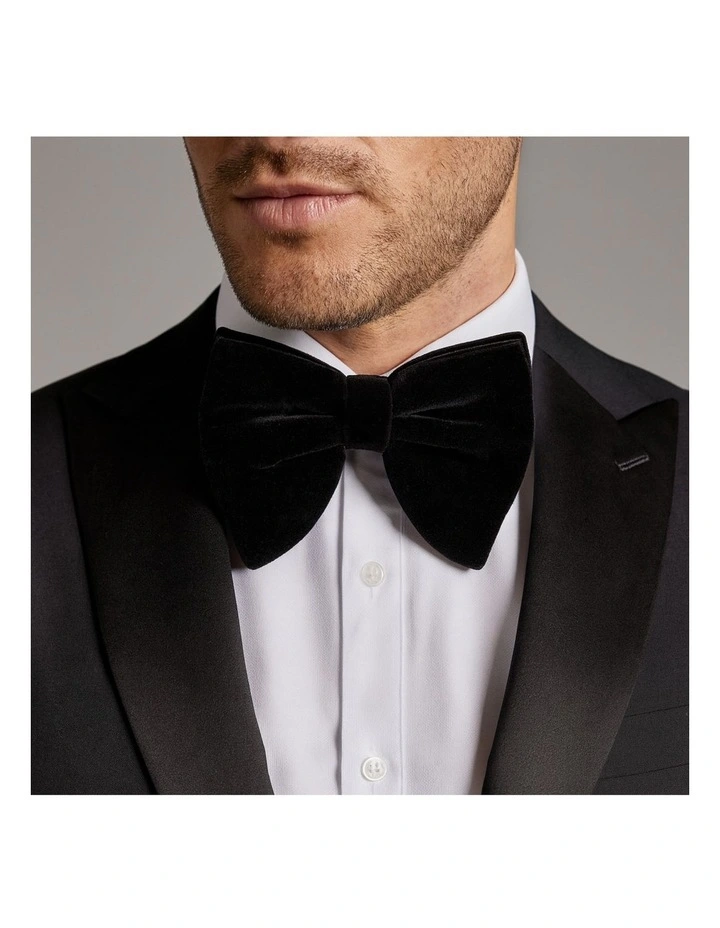 Formalaties Luxury Butterfly Jumbo Oversized Velvet Bow Tie in Black image 1