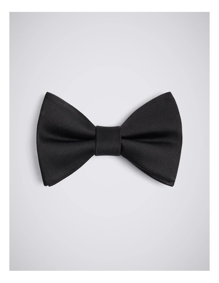 Black Pre-Tied Bow Tie image 1