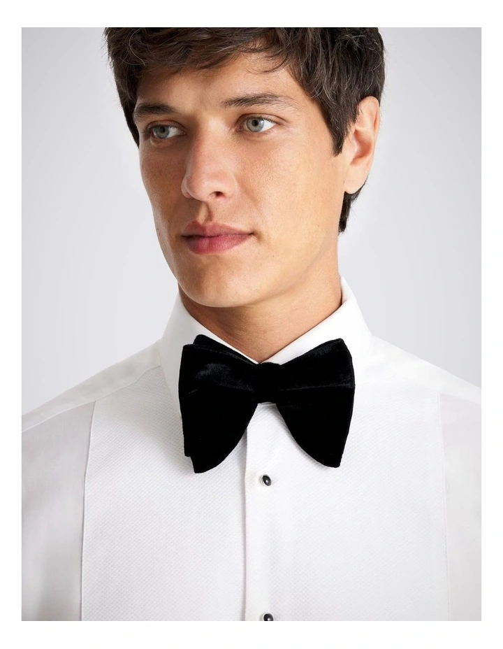 Black Floppy Velvet Pre-Tied Bow Tie image 2