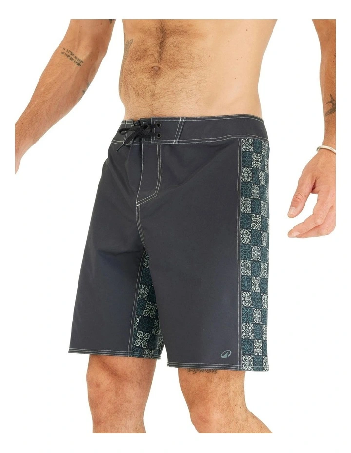 Surf 500 Long Arch Taow Boardshorts 19 Inch in Black image 1