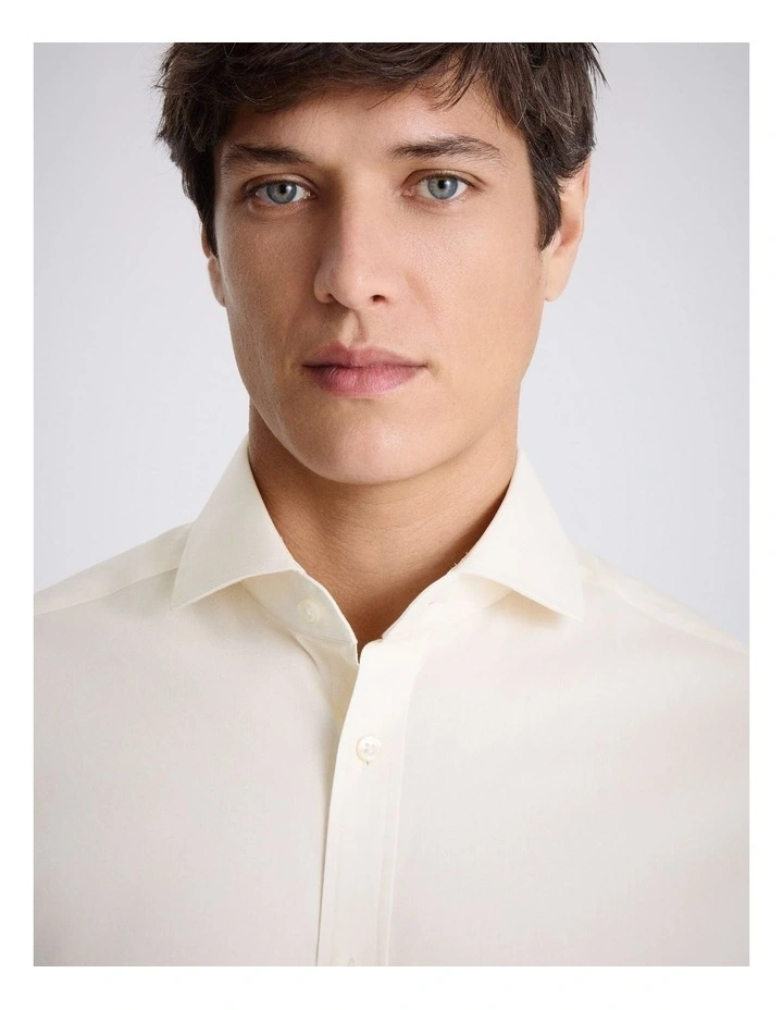 Tailored Fit Off-White Stretch Shirt image 2