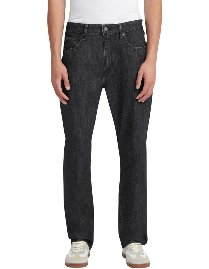 Straight Leg Jeans G16 in Black image 2