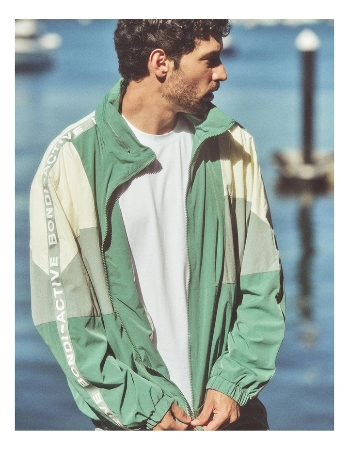 Windbreaker Hoodie in Green Multi image 5