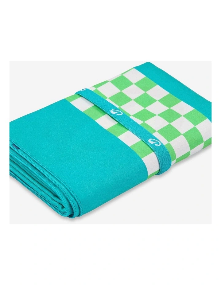 Microfibre Swimming Towel Size XL 110 x 175 cm, friends print turquoise image 4