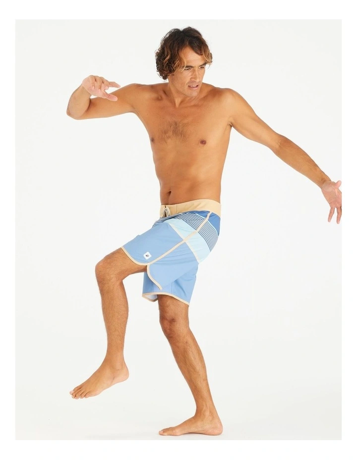 Decathlon | Mens Surfing Boardshorts Mid-length Surf Shorts 18,  Marin Blue image 2