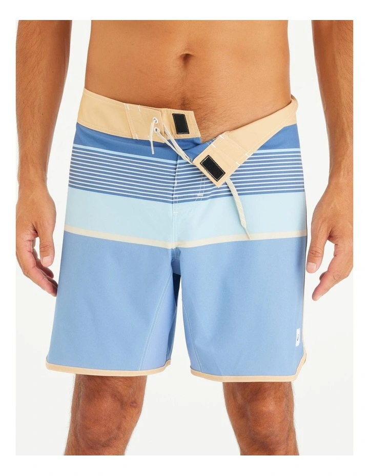 Decathlon | Mens Surfing Boardshorts Mid-length Surf Shorts 18,  Marin Blue image 3