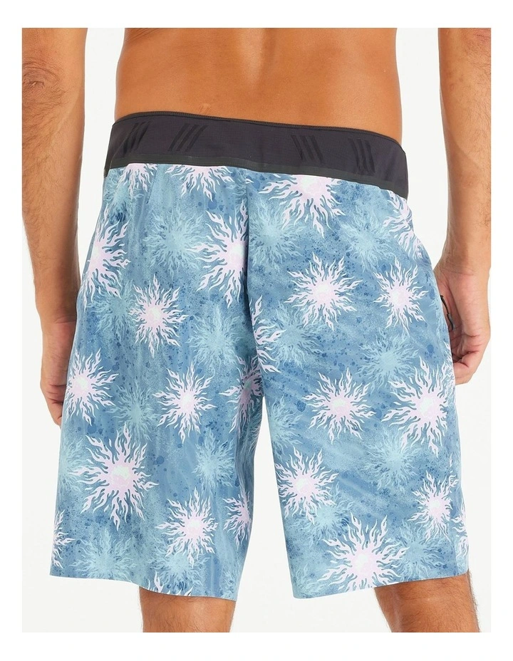 Mens Boardshorts Surf 900 Long 20 - Morpho Yingyang Blue image 4