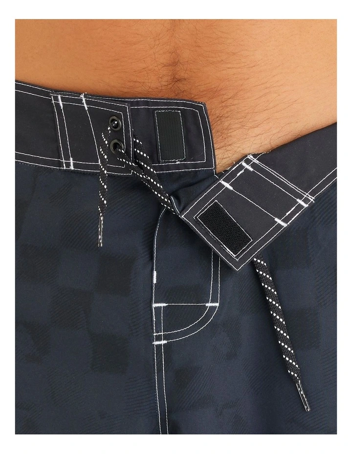 Decathlon | Mens Boardshorts Surf 500 Long 18 - Checky black image 3