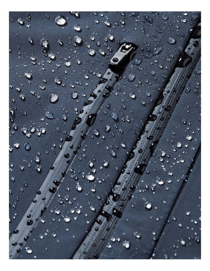 Decathlon | Men's Waterproof and Lightweight Hiking Jacket MH900-Grey - Black/Grey / 8883257 image 3