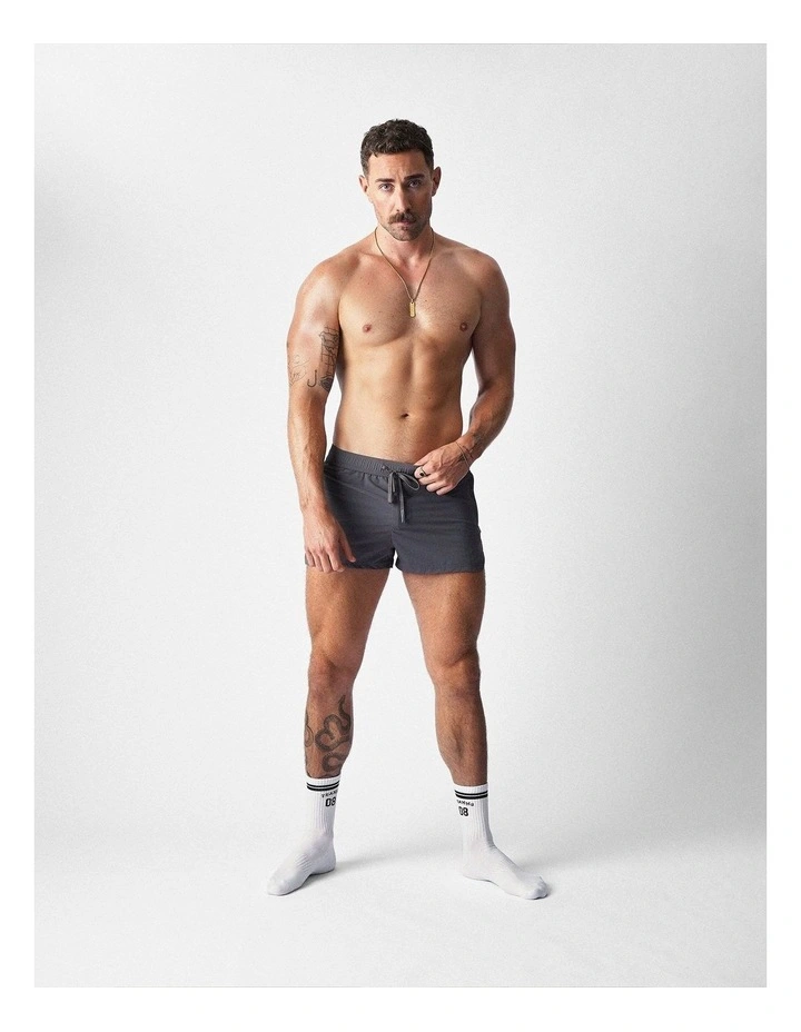 Pace 2.5 Short in Gunmetal image 2