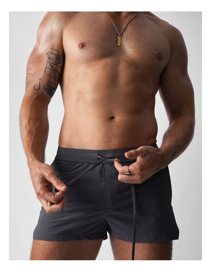 Pace 2.5 Short in Gunmetal image 4