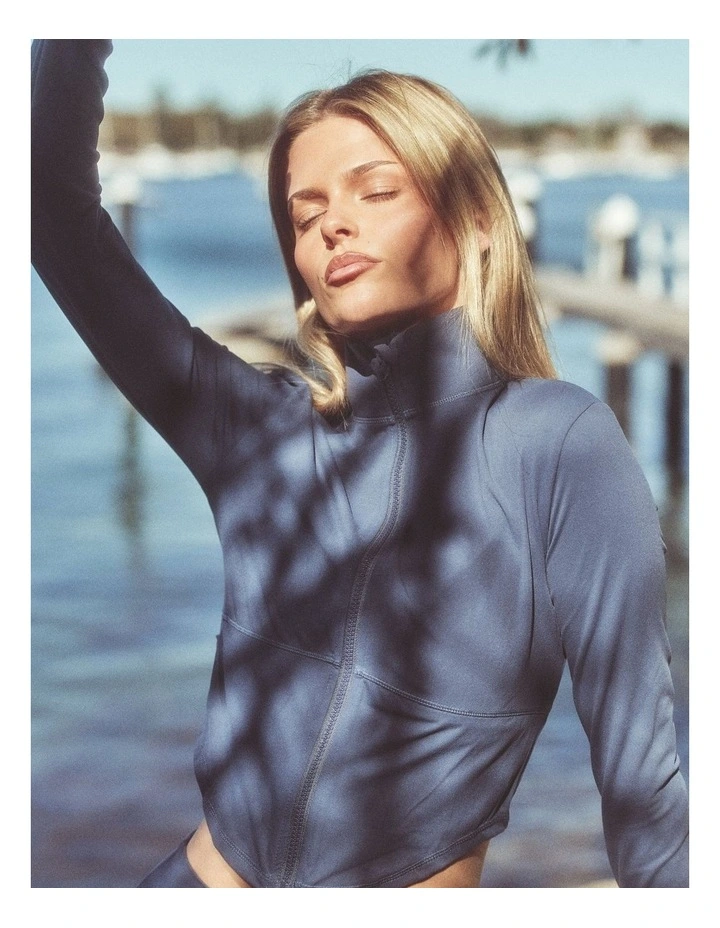 Elevate Jacket in Insignia Blue image 3