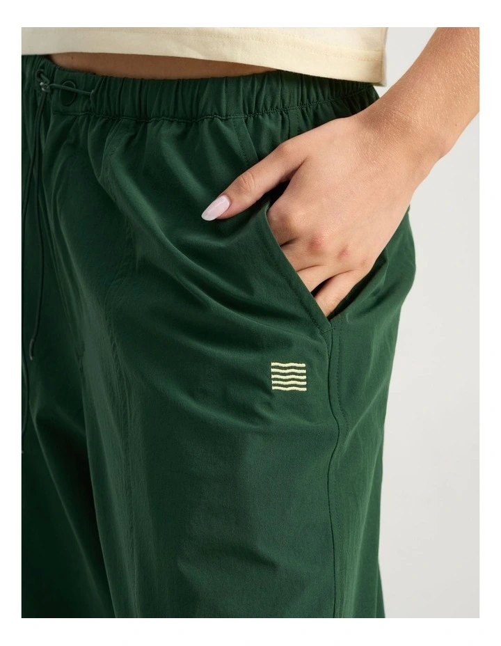 Parachute Pant in Deep Green image 5