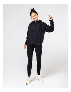 Run 100 Windproof Jacket in Black