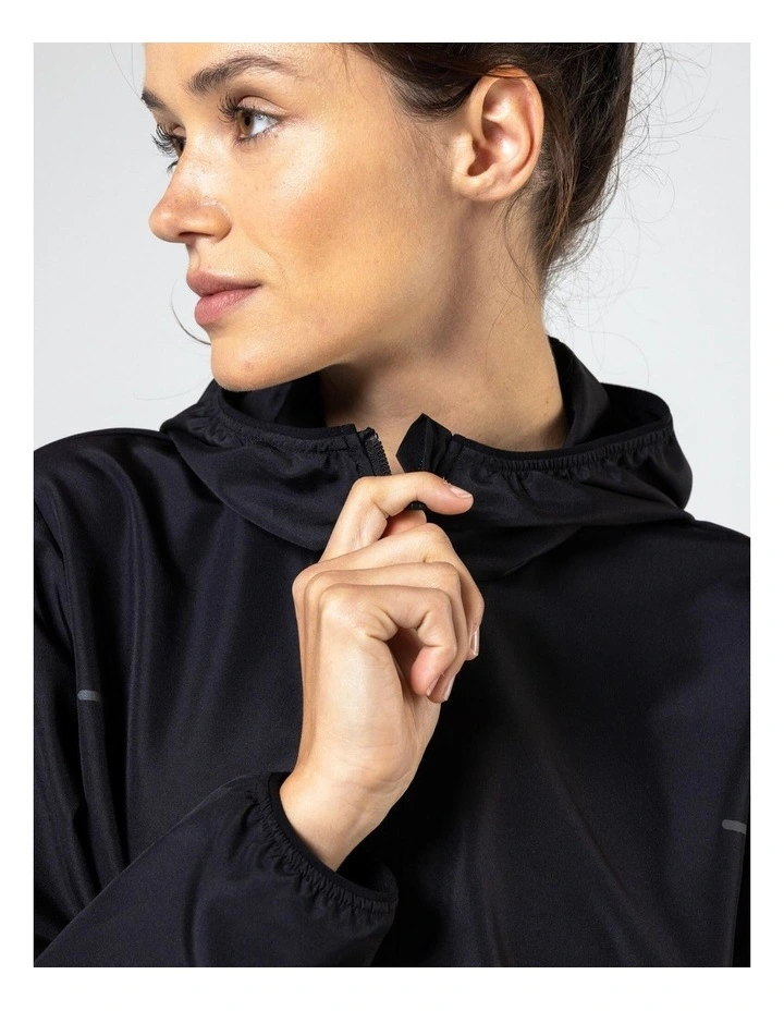Run 100 Windproof Jacket in Black image 2