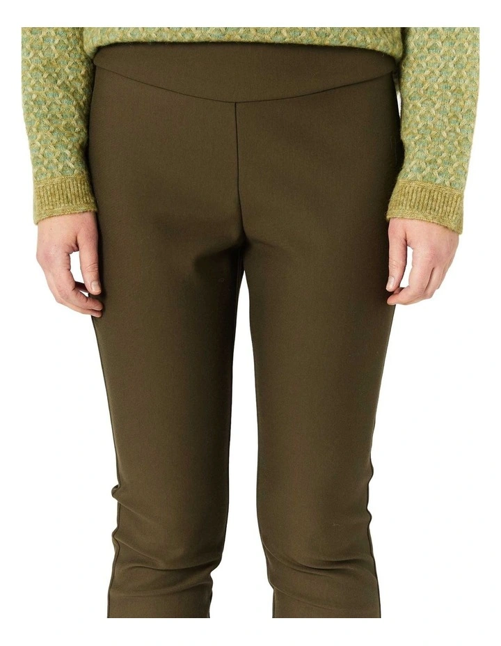 Phillipa Pant image 5