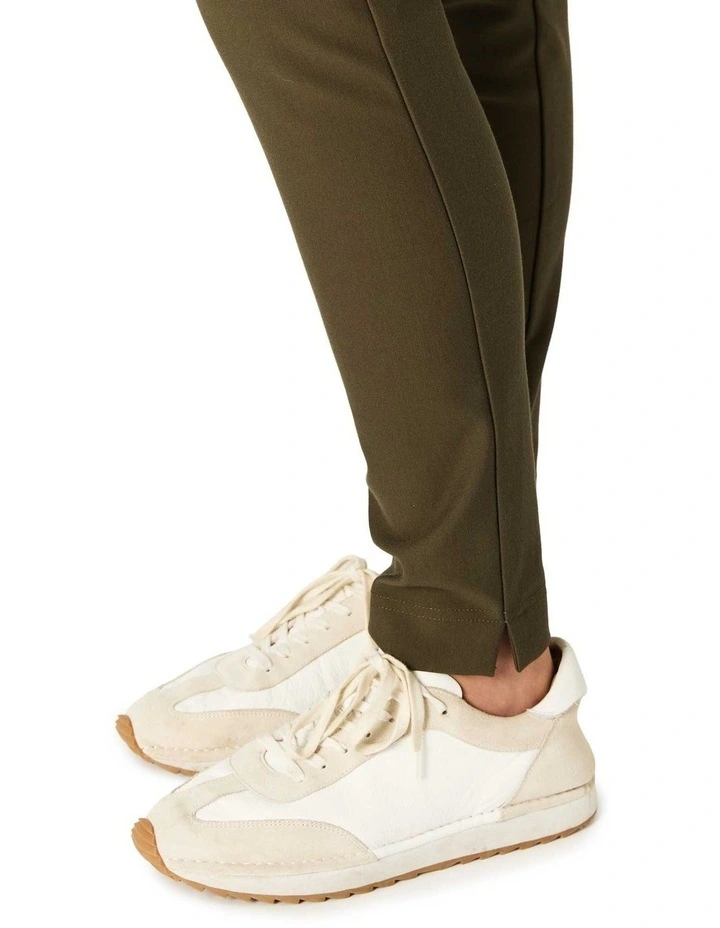Phillipa Pant image 6