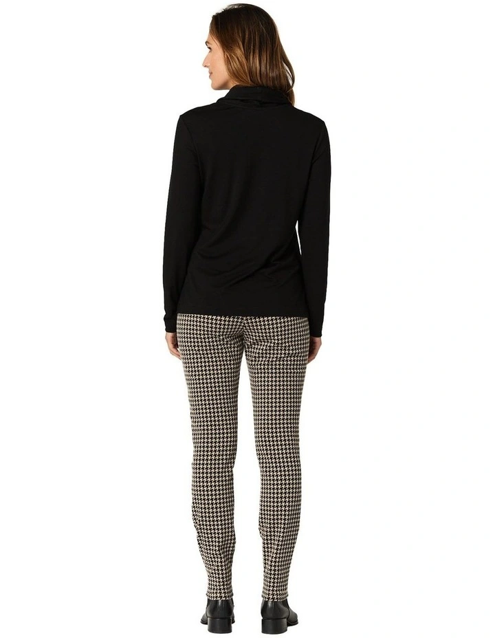 Paula Pant image 2