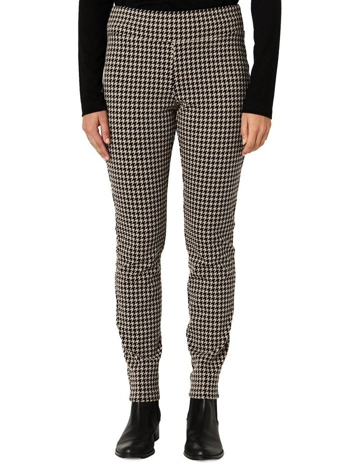 Paula Pant image 4