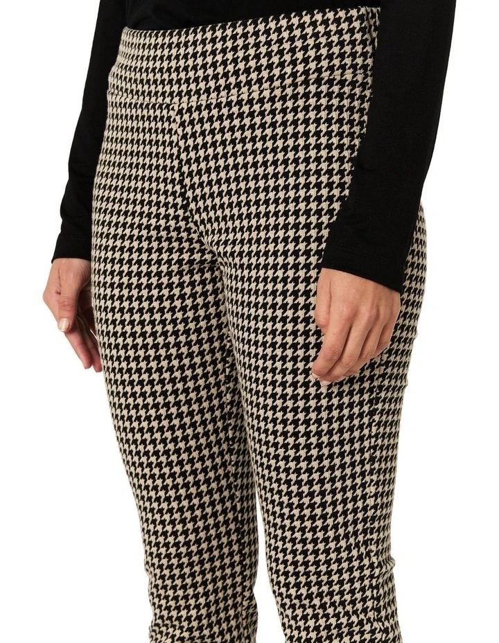 Paula Pant image 5