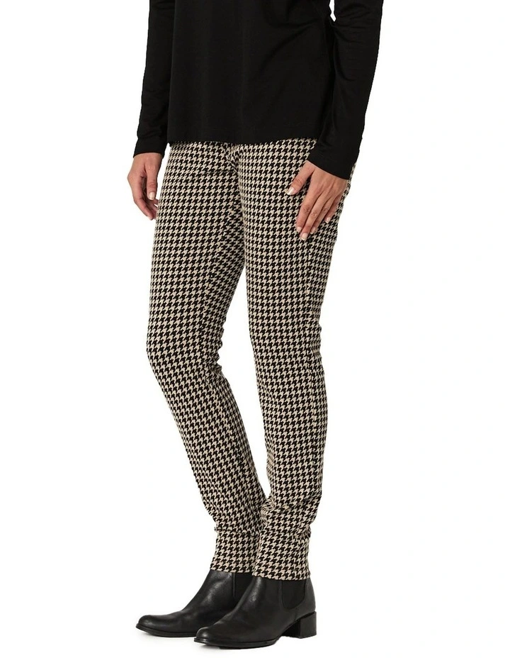 Paula Pant image 6