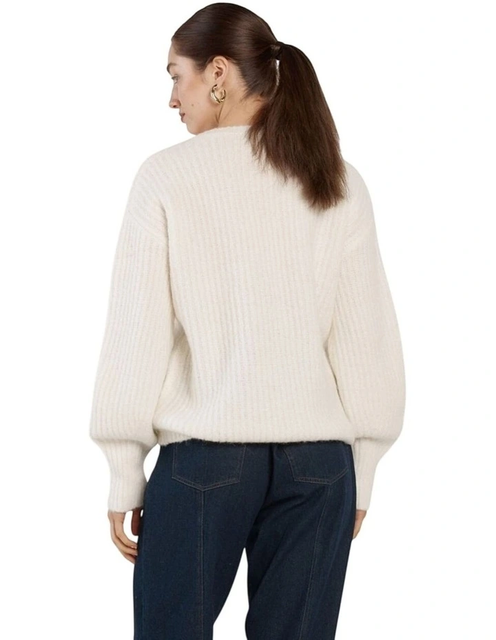 Remy VinNeck Jumper in Cream image 2