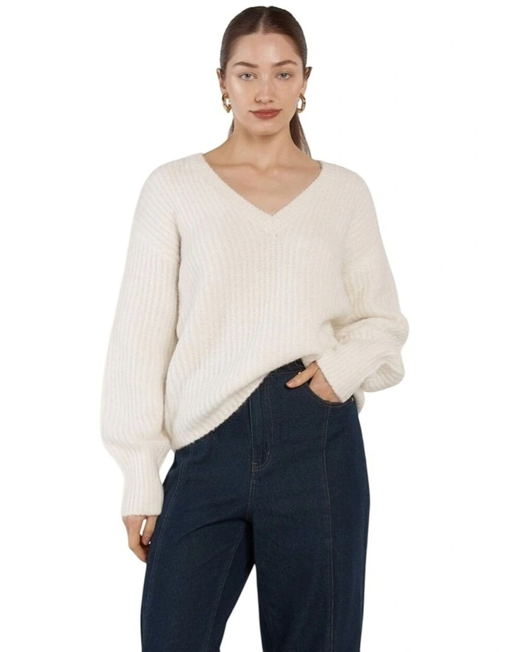 Remy VinNeck Jumper in Cream image 5