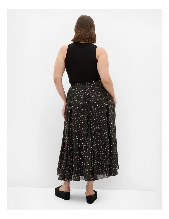 Plus Size Serene Floral Print Skirt in Black image 2