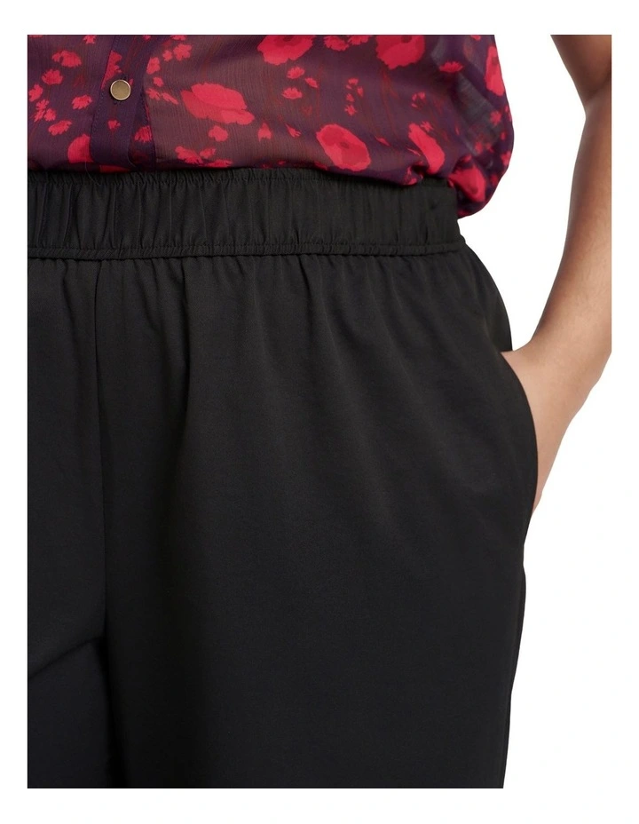 Mia Pant image 3