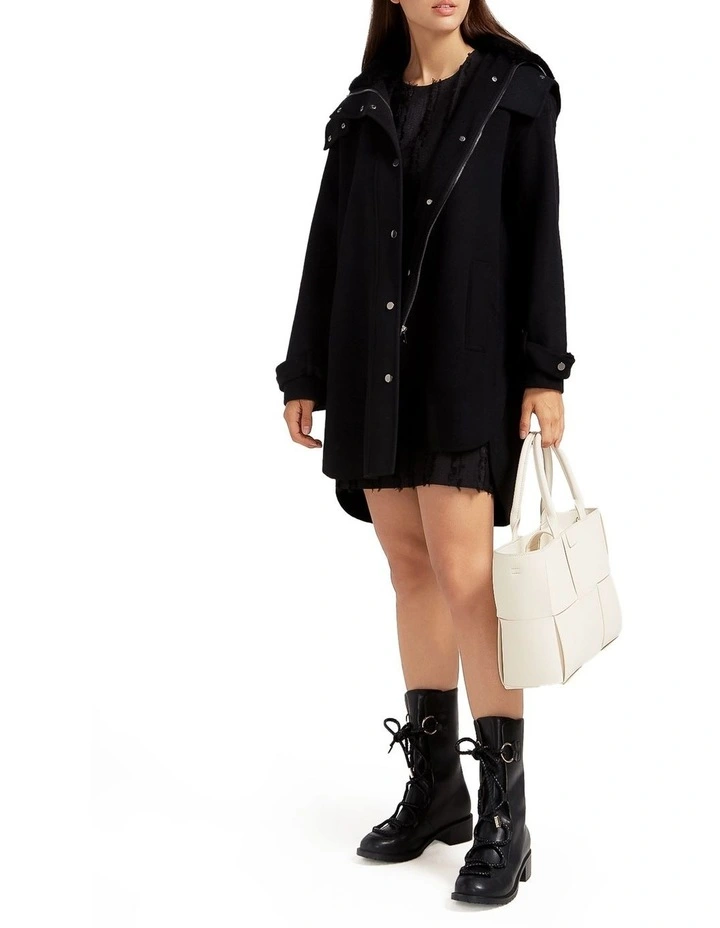 Heavy Hearted Detachable Hooded Coat in Black image 5