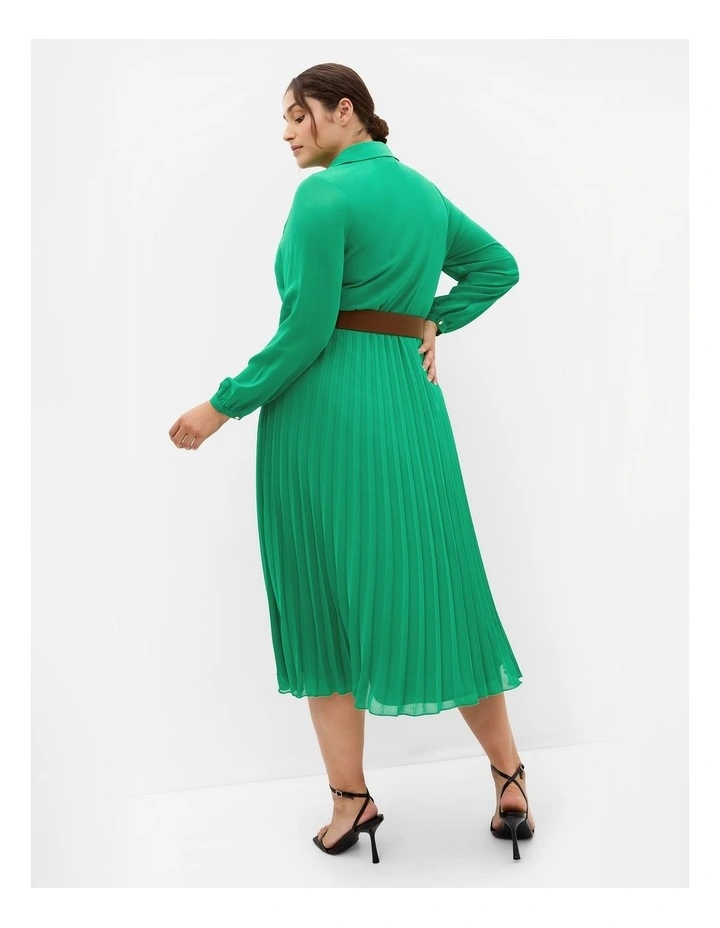Plus Size Honey Lane Pleat Midi Dress in Kelly Green image 2