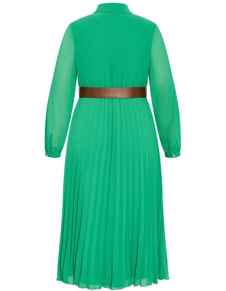 Plus Size Honey Lane Pleat Midi Dress in Kelly Green image 4