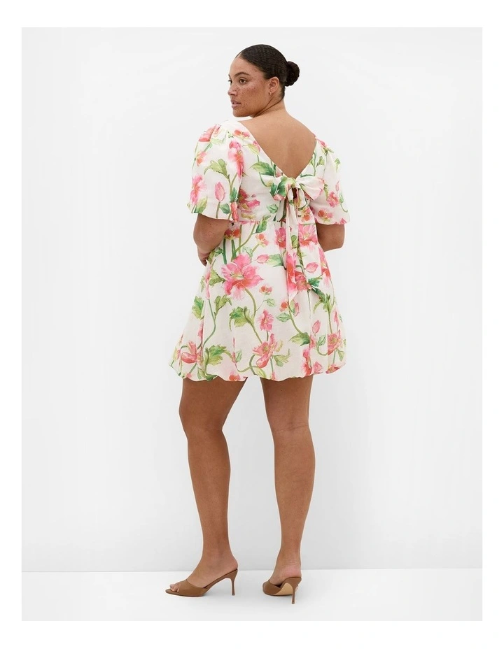 Plus Size Jamie Floral Print Bubble Dress in White image 2