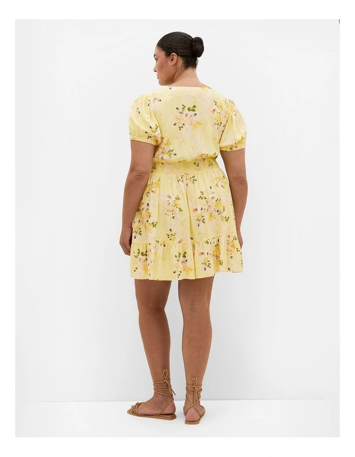 Plus Size Elsie Blossom Print Short Sleeve Mini Dress in Lemon image 2