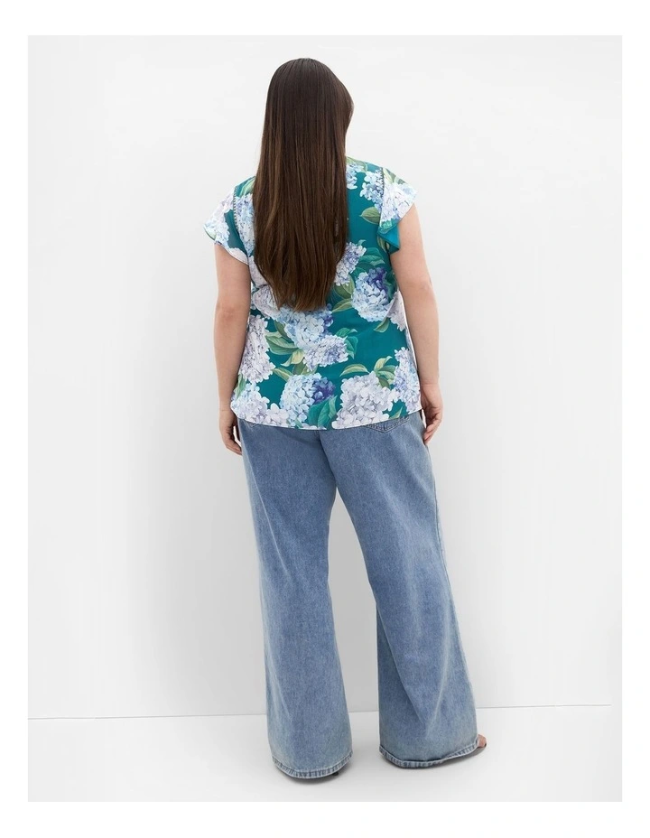 Plus Size Lexi Hydrangea Print Short Sleeve Top in Jade image 2