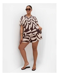Plus Size Taranto Print Short in Chocolate