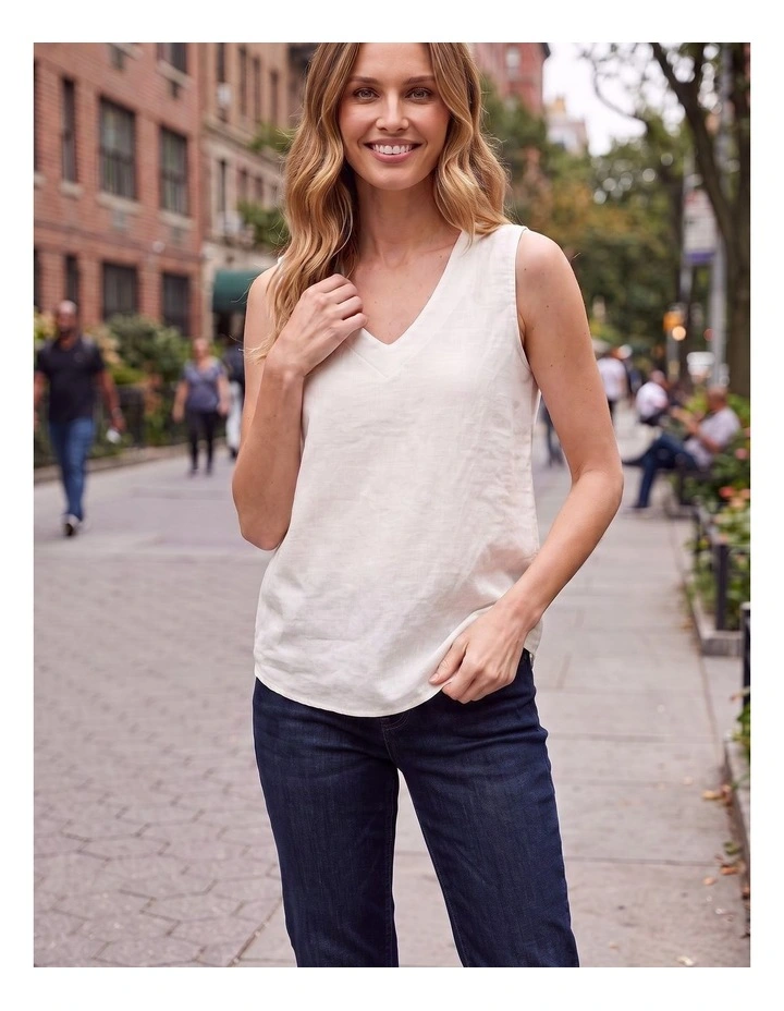 Linen shell top Vinneck in White image 3