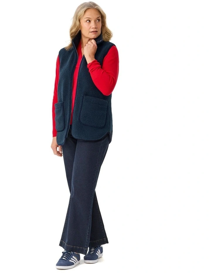 Explore Fleece Longline Zip Vest image 4