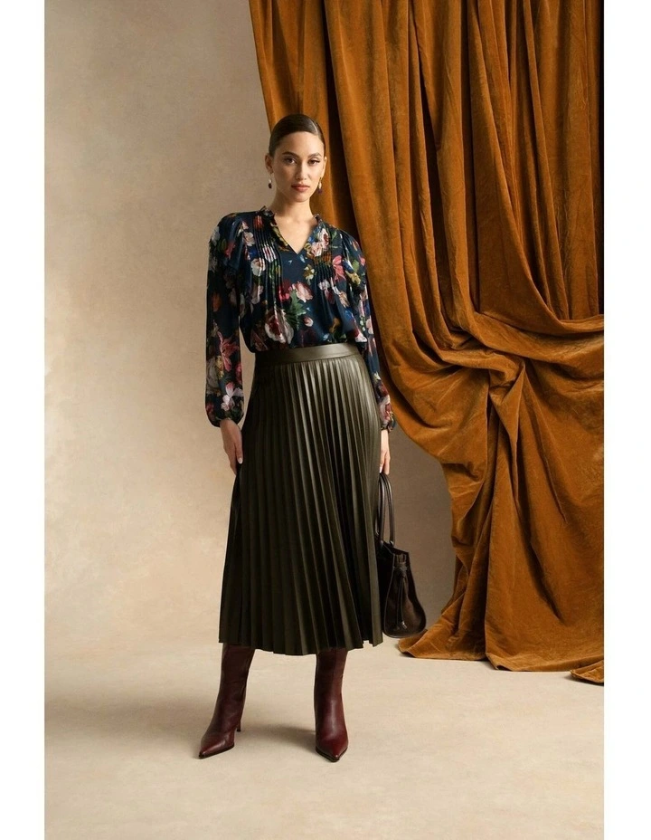 Pleated Faux Leather Skirt in Olive image 7