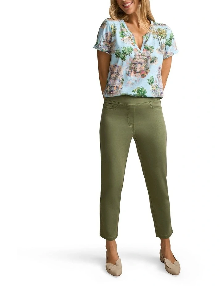 Notch Neck Cotton Tee in Paris Scene Print image 6