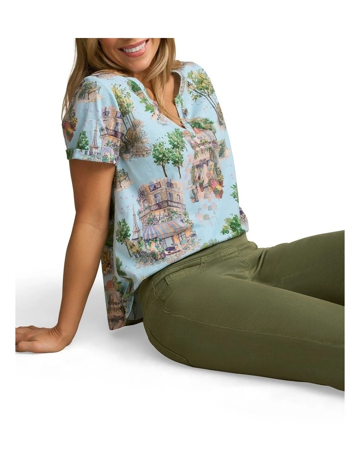Notch Neck Cotton Tee in Paris Scene Print image 7