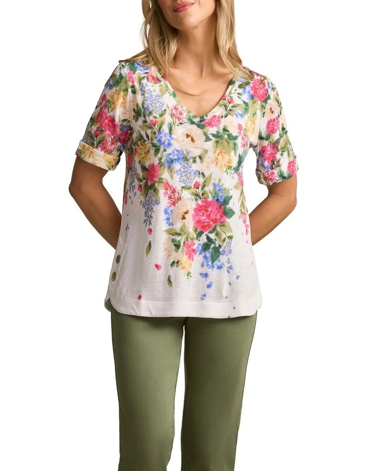 Printed VinNeck TinShirt in Bloom Fall Print image 1