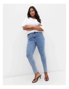 Asha Fit Ultra Skinny Leg Short Jean in Light Wash