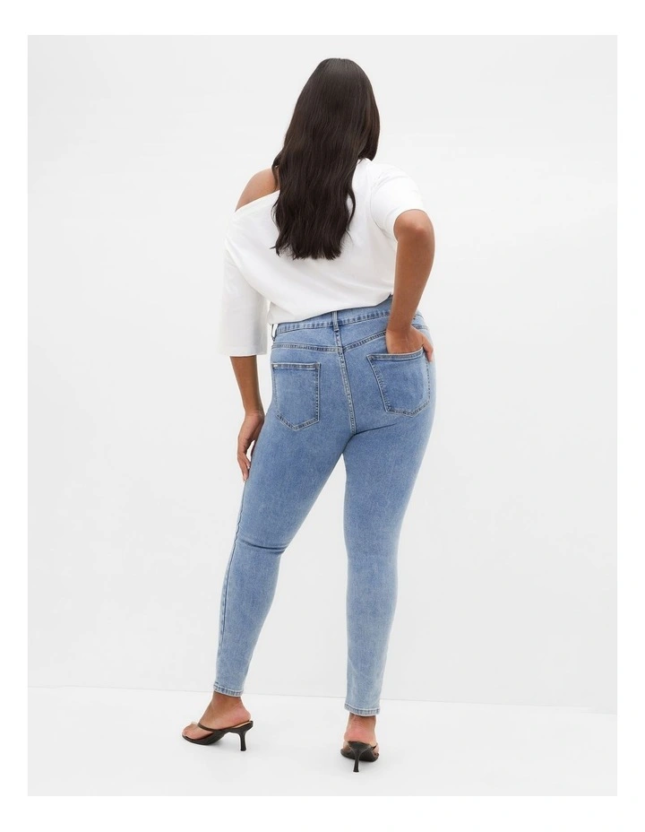 Asha Fit Ultra Skinny Leg Short Jean in Light Wash image 2