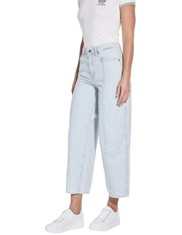Guess Originals High-Rise Tapered Baggy Jeans in Light Wash image 5