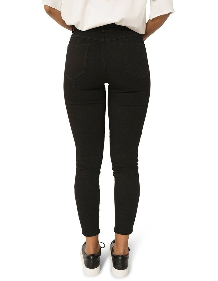 Skinny Dip Jeans in Black image 4