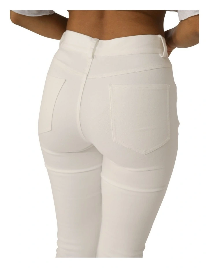 Skinny Dip Jeans in White image 6